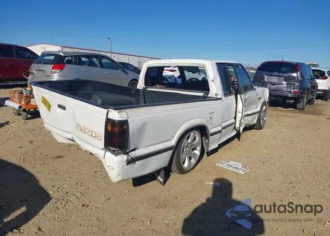 1991 Mazda B2200 Cab Plus z USA, uszkodzony, nr VIN JM2UF3139M0109567